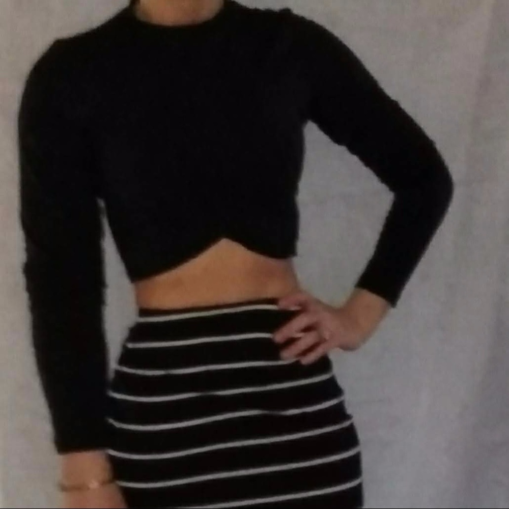 Pencil Skirt and Black long sleeve cropped top